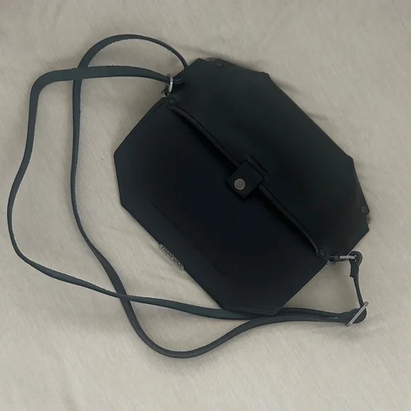 Trayvax Roam Clutch - Black Leather | New - Picture 3 of 4